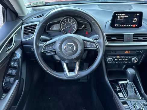 Used 2018 MAZDA MAZDA3 Touring image 14