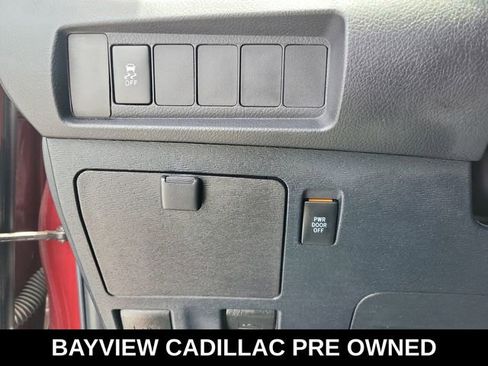 Used 2017 Toyota Sienna SE FWD image 17