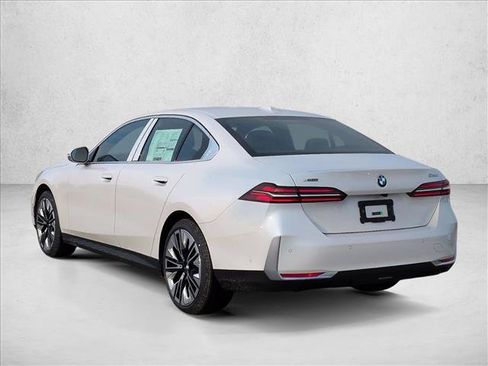 Used 2026 BMW 530i xDrive AWD/4WD image 9