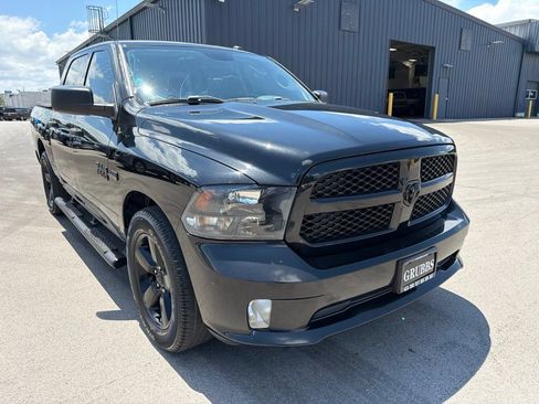 Used 2016 RAM 1500 Express w/ Black Ram 1500 Express Group RWD image 3