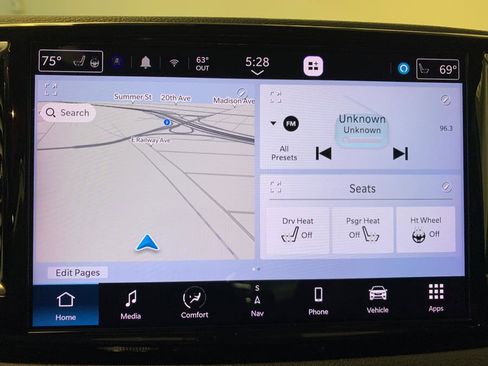 Used 2022 Chrysler Pacifica Touring-L w/ Uconnect Theater Family Group image 26