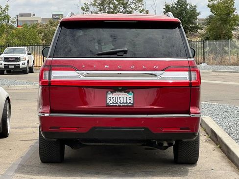 Used 2018 Lincoln Navigator Reserve w/ Technology Package AWD/4WD image 7