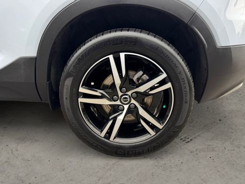 Used 2025 Volvo XC40 B5 Core AWD/4WD image 9