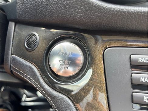 Used 2013 Mercedes-Benz SL 550 image 25