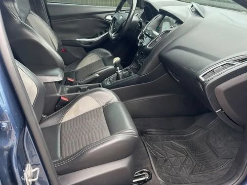 Used 2018 Ford Focus ST w/ Equipment Group 401A FWD image 14