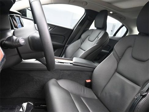 Used 2024 Volvo S60 B5 Ultimate image 9