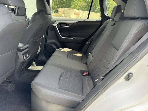 Used 2024 Toyota RAV4 SE AWD/4WD image 17