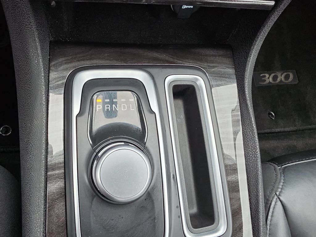 Used 2016 Chrysler 300 Limited RWD image 23