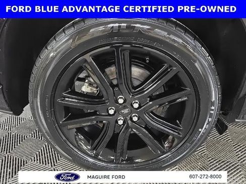 Certified 2022 Ford Edge ST-Line w/ Class II Trailer Tow Package image 17