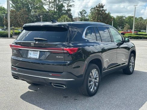 Used 2025 Buick Enclave Preferred FWD image 5