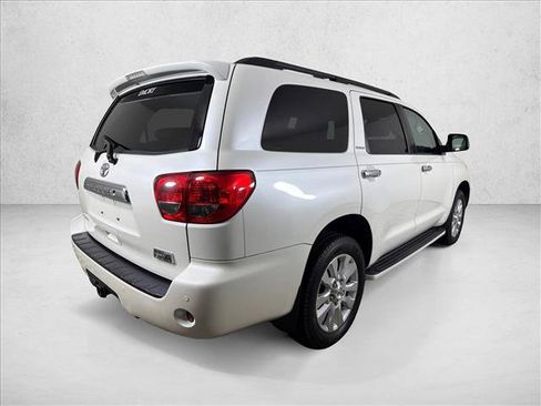 Used 2016 Toyota Sequoia Platinum RWD image 5