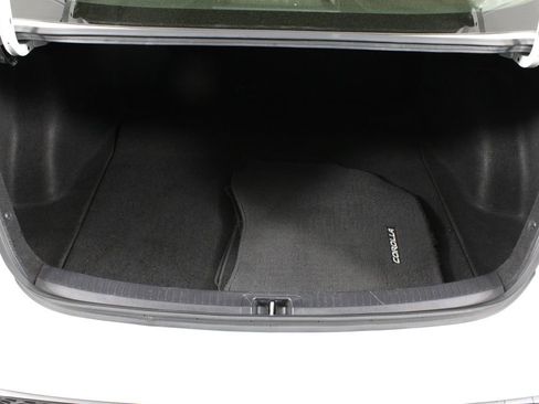 Used 2020 Toyota Corolla SE image 16