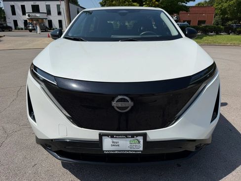 Used 2024 Nissan Ariya AWD image 10