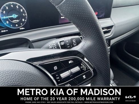 Used 2025 Kia Seltos SX image 22