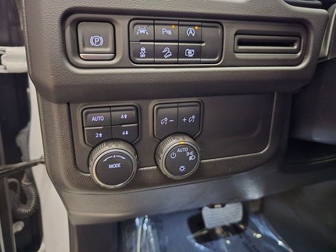 Used 2024 Chevrolet Tahoe Z71 w/ Luxury Package AWD/4WD image 30