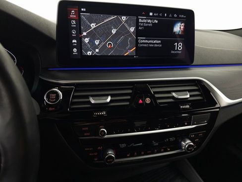 Used 2023 BMW 530i xDrive w/ Convenience Package image 25