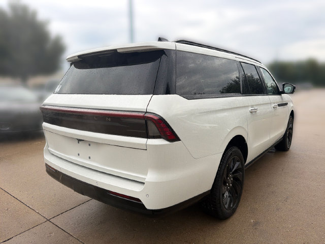 New 2027 Lincoln Navigator L Reserve w/ Jet Appearance Package AWD/4WD image 5