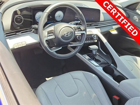 Used 2024 Hyundai Elantra Limited image 2
