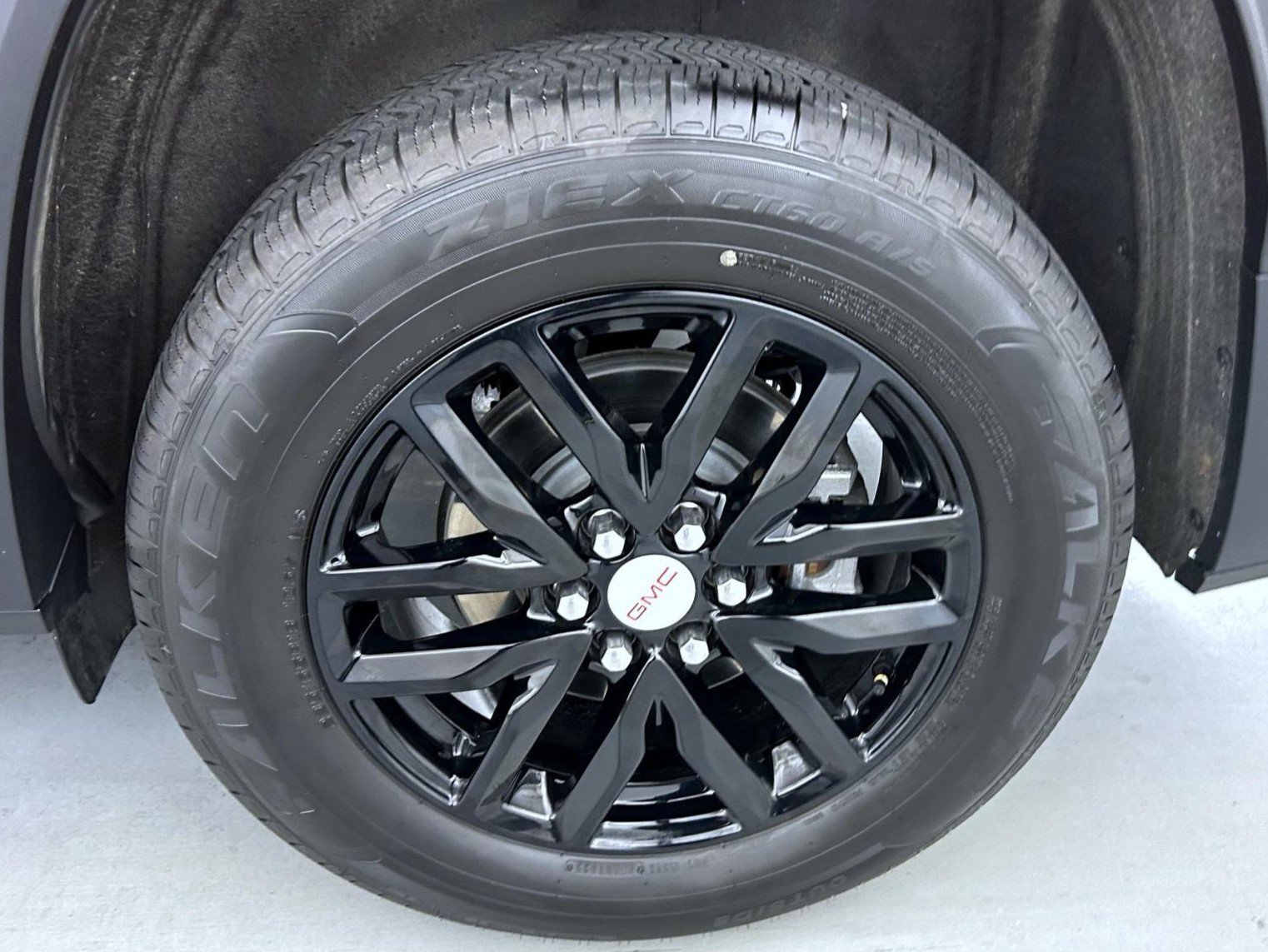 Used 2018 GMC Acadia SLT AWD/4WD image 25