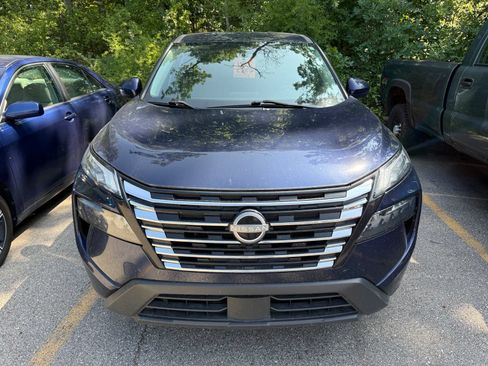 Used 2024 Nissan Rogue SV AWD/4WD image 6