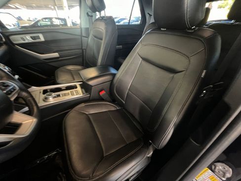 Used 2023 Ford Explorer Limited image 36