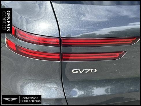 Used 2022 Genesis GV70 3.5T Sport w/ Sport Advanced Package AWD/4WD image 13