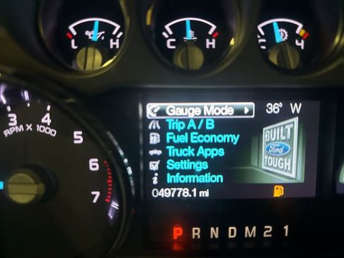 Used 2016 Ford F250 XLT w/ XLT Premium Package image 9