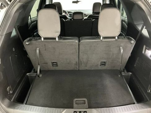 Used 2020 Ford Explorer XLT w/ Equipment Group 202A RWD image 16