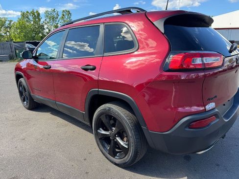 Used 2016 Jeep Cherokee Sport w/ Cold Weather Group AWD/4WD image 10