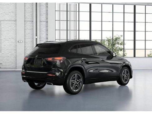 Certified 2024 Mercedes-Benz GLA 250 image 32