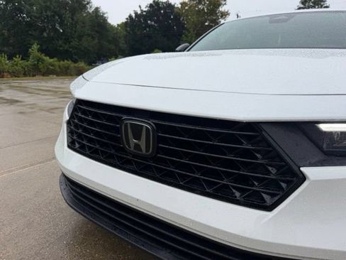 Used 2023 Honda Accord Sport image 2