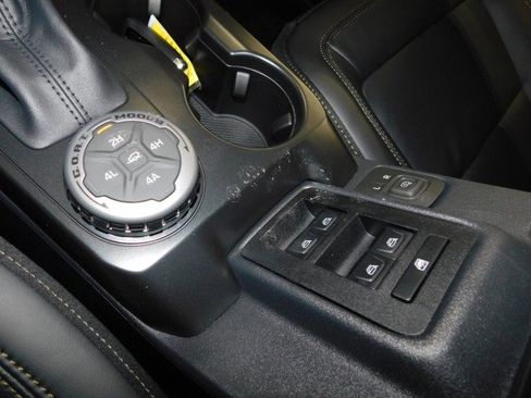 New 2025 Ford Bronco Badlands image 22