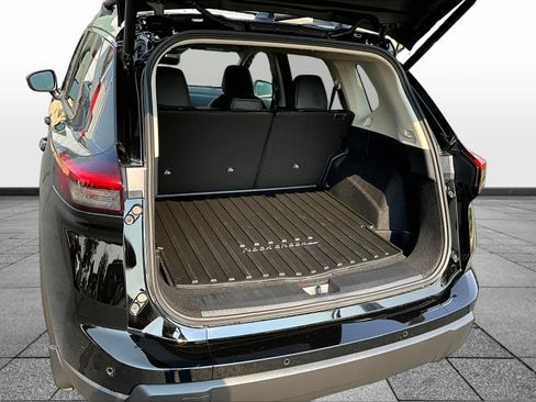 Certified 2026 Nissan Rogue SV AWD/4WD image 9