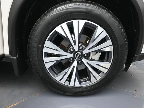 Used 2023 Nissan Rogue SV w/ SV Premium B Package image 29