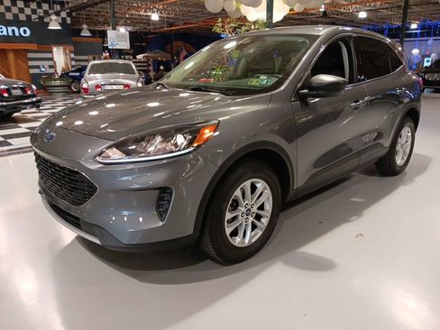 Used 2022 Ford Escape SE w/ Convenience Package image 1