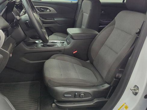 Used 2023 Chevrolet Traverse LT FWD image 9