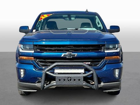 Used 2018 Chevrolet Silverado 1500 LT w/ All Star Edition image 3