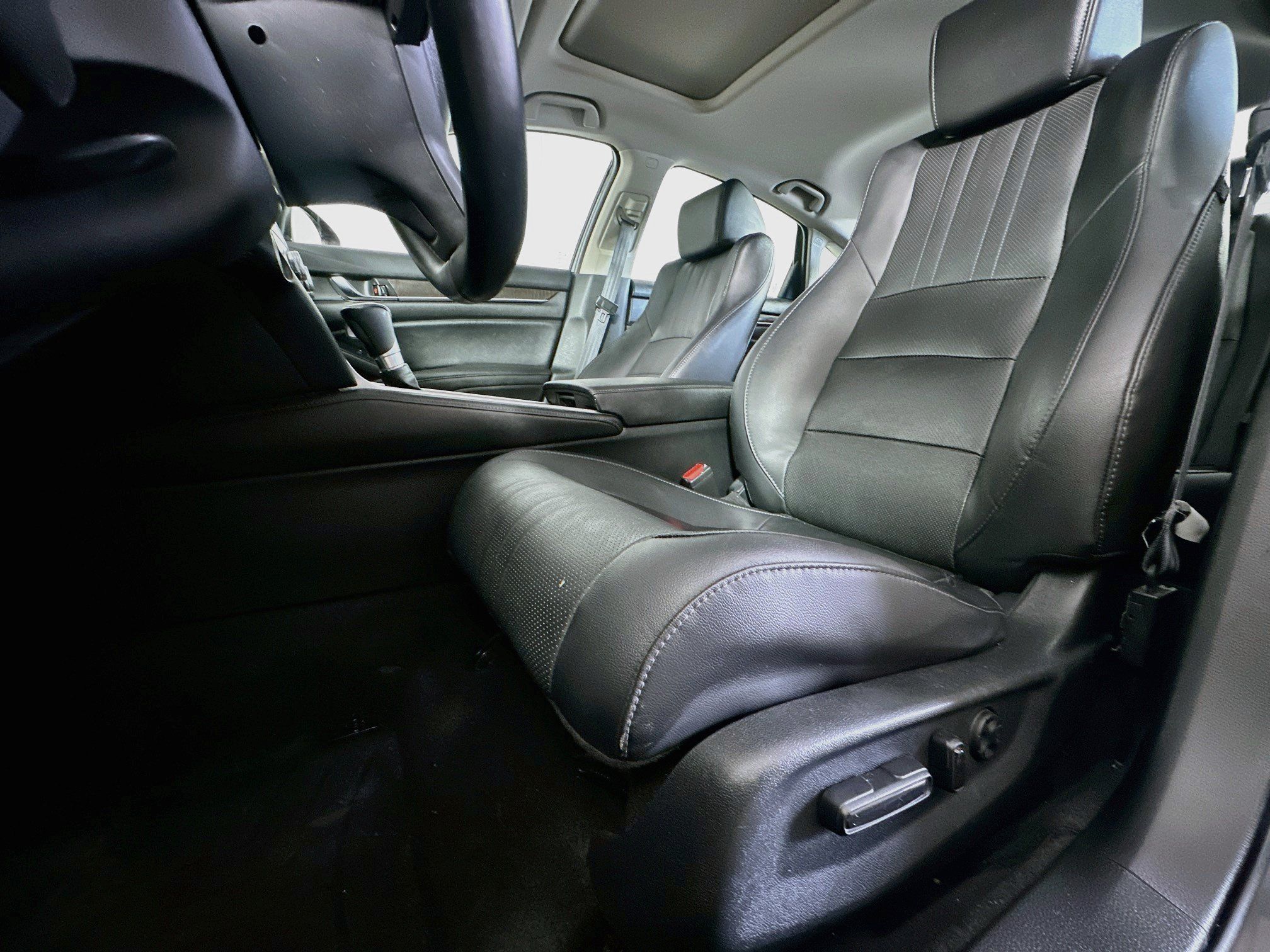 Used 2021 Honda Accord EX-L image 13