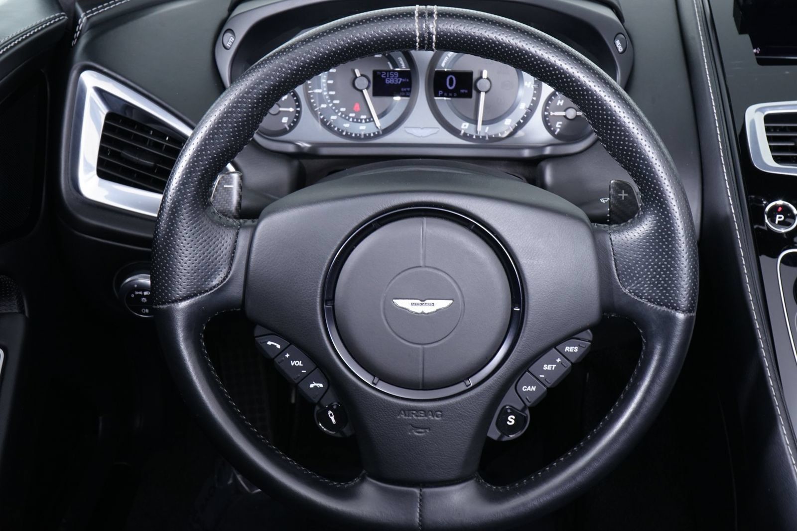 Used 2016 Aston Martin Vanquish Volante RWD image 19