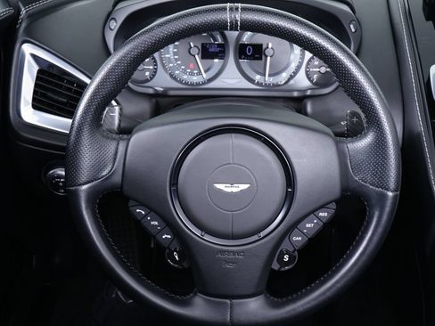 Used 2016 Aston Martin Vanquish Volante RWD image 19