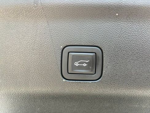 Used 2024 Chevrolet Suburban RST w/ Luxury Package RWD image 7