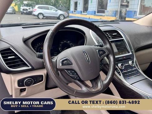 Used 2017 Lincoln MKX Reserve w/ Lincoln MKX Climate Package AWD/4WD image 9