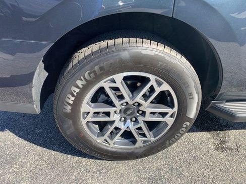 New 2025 Ford Expedition Active RWD image 42