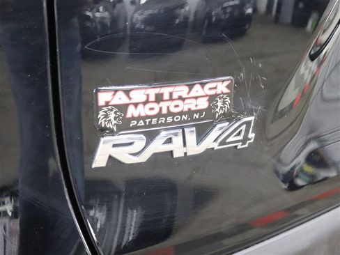 Used 2019 Toyota RAV4 LE w/ All Weather Liner Package image 7