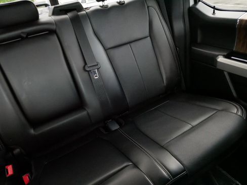 Used 2018 Ford F150 Lariat w/ Equipment Group 502A Luxury AWD/4WD image 14