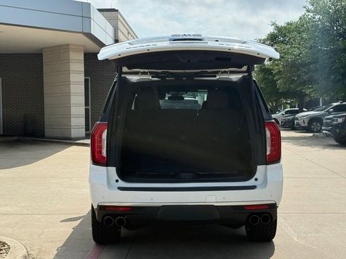 Used 2023 GMC Yukon XL Denali image 5