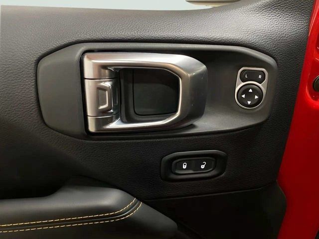 Used 2025 Jeep Wrangler Unlimited Sahara w/ Safety Group AWD/4WD image 26
