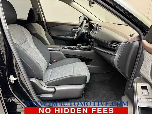 Used 2023 Nissan Rogue SV AWD/4WD image 19