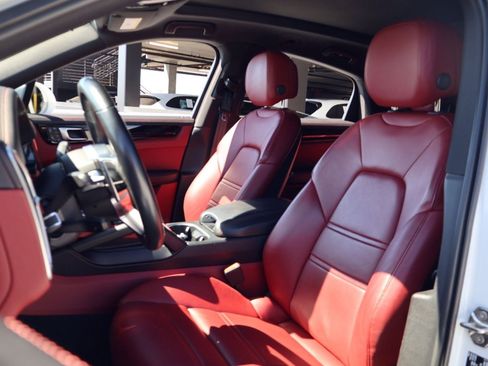 Certified 2023 Porsche Cayenne S w/ Premium Package Plus AWD/4WD image 5