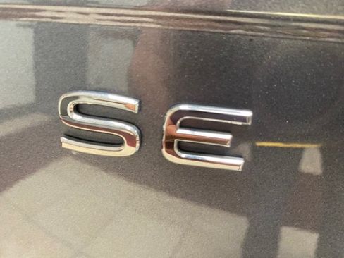 Used 2023 Volkswagen Tiguan SE FWD image 21